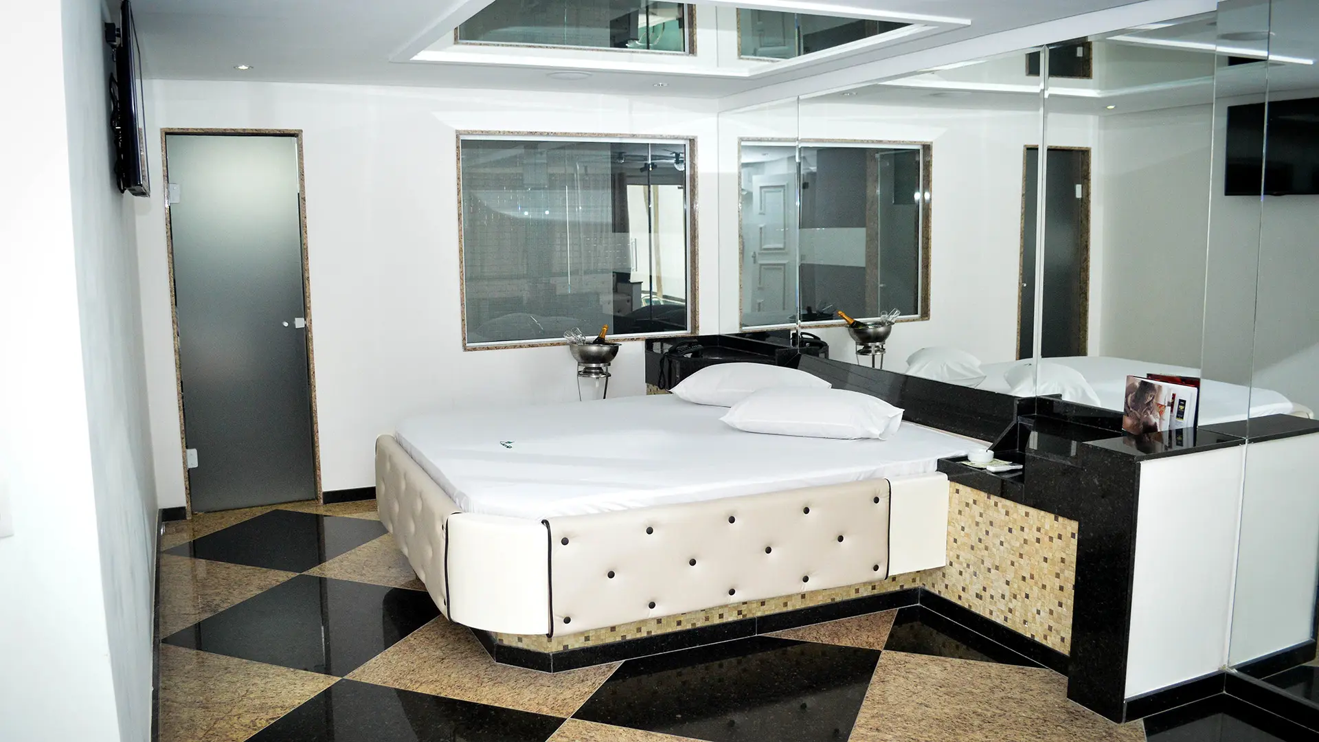 suite_piscina_sauna_001